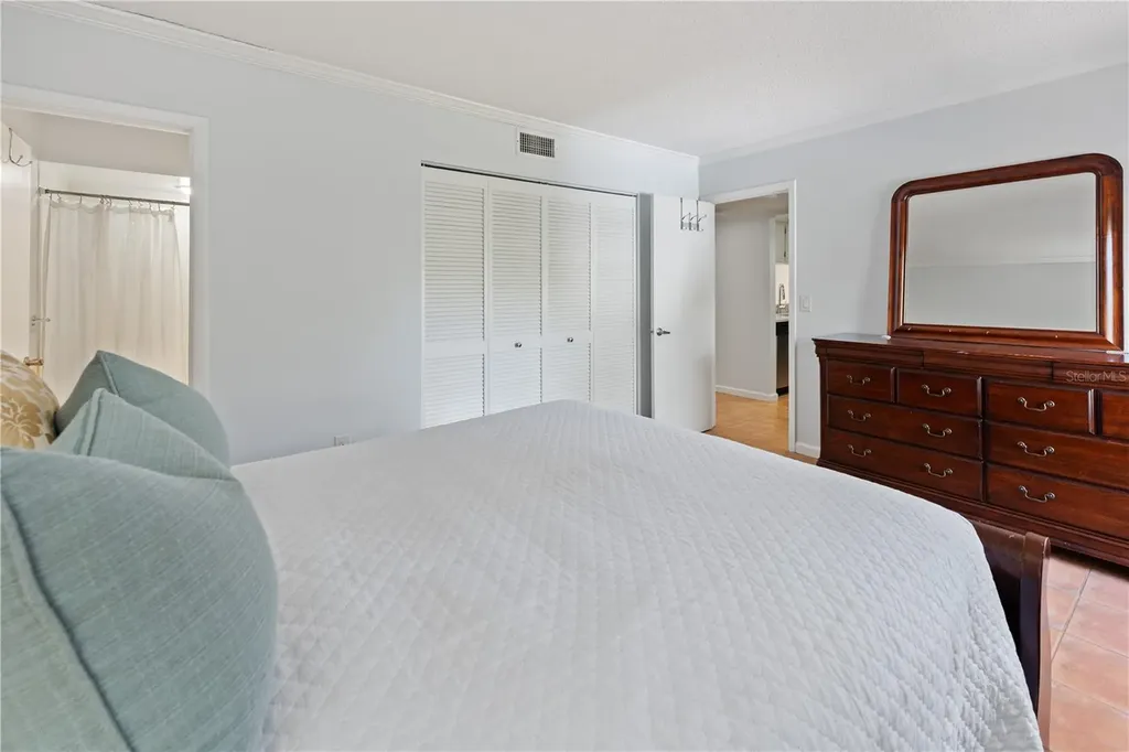 4574 Ringwood Meadow Sarasota FL 34235