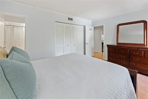 4574 Ringwood Meadow Sarasota FL 34235