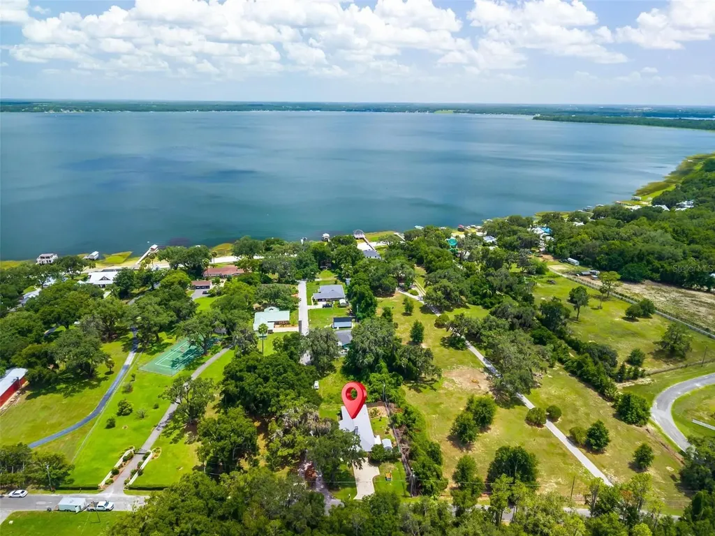 12854 NE 118th Terrace Ocklawaha FL 32179