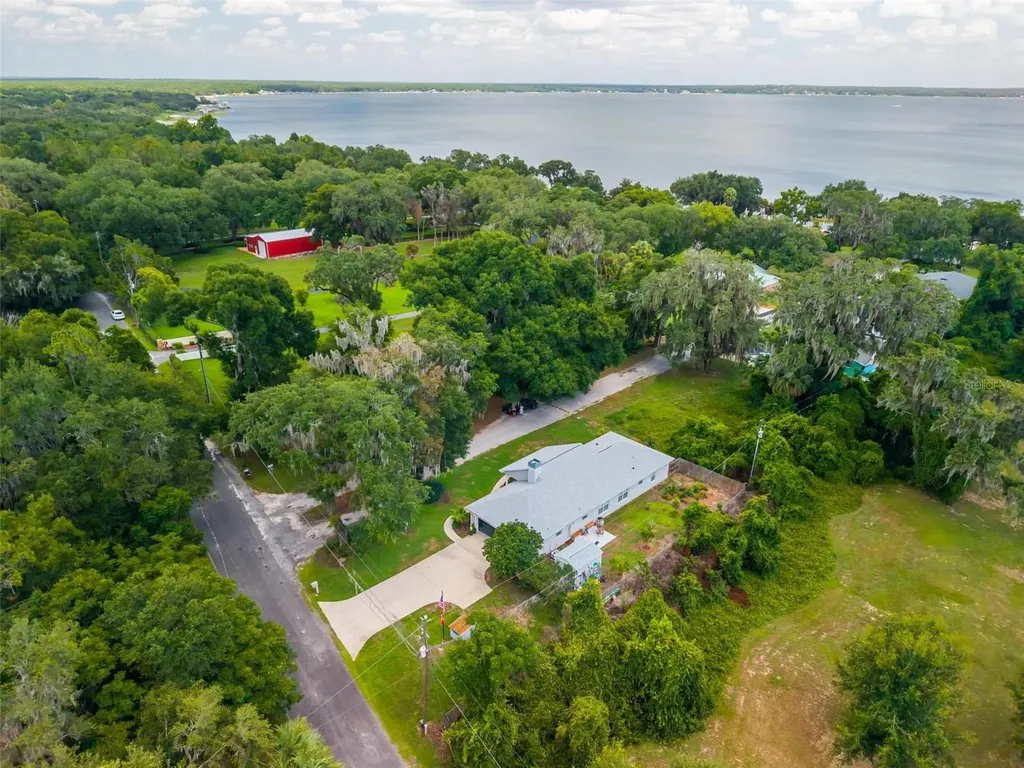 12854 NE 118th Terrace Ocklawaha FL 32179