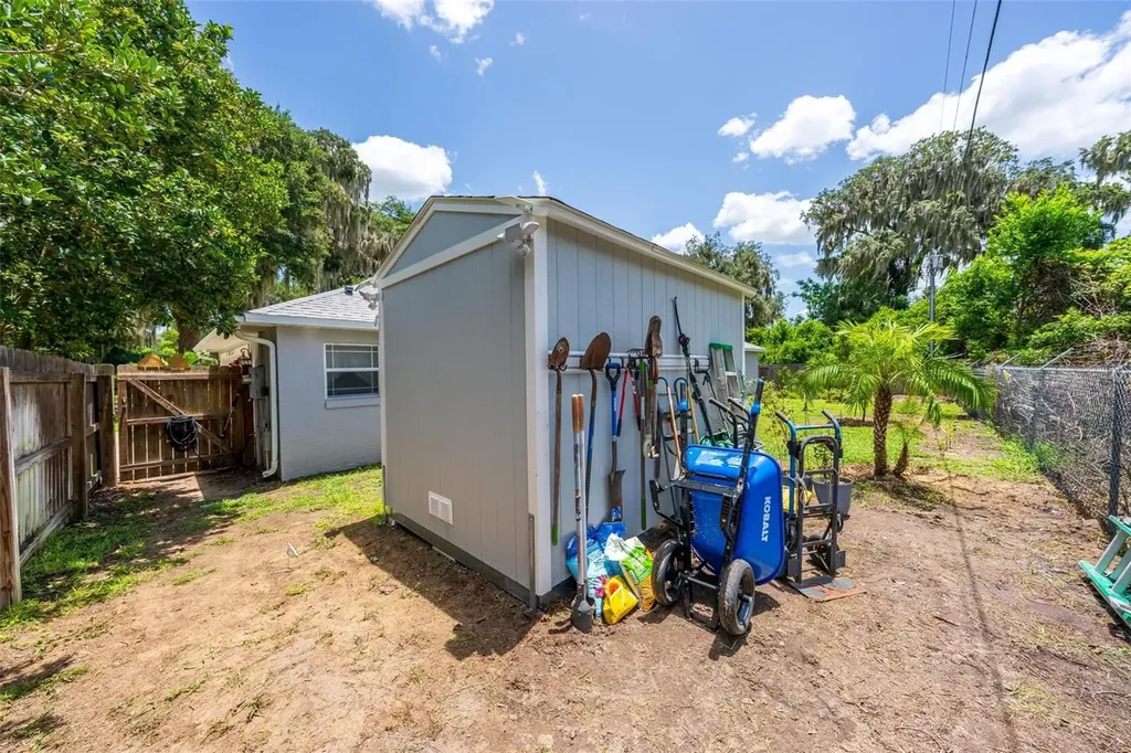 12854 NE 118th Terrace Ocklawaha FL 32179