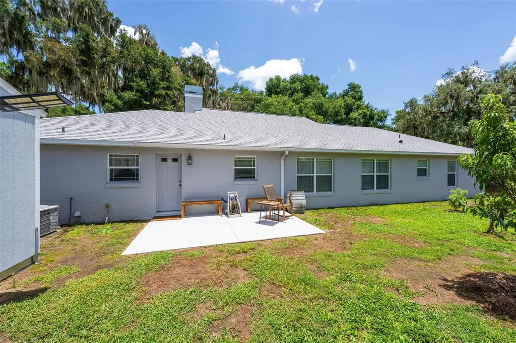 12854 NE 118th Terrace Ocklawaha FL 32179