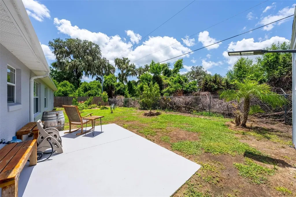 12854 NE 118th Terrace Ocklawaha FL 32179