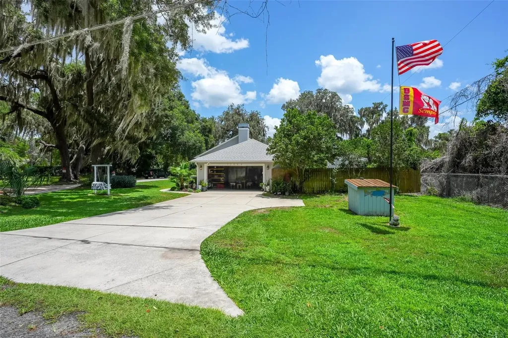 12854 NE 118th Terrace Ocklawaha FL 32179