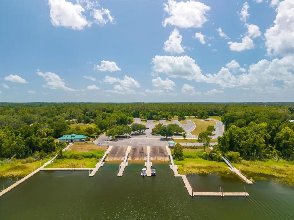 12854 NE 118th Terrace Ocklawaha FL 32179