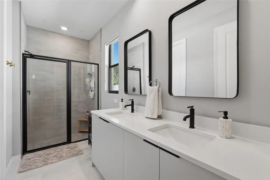 2015 E Kaley Avenue Orlando FL 32806