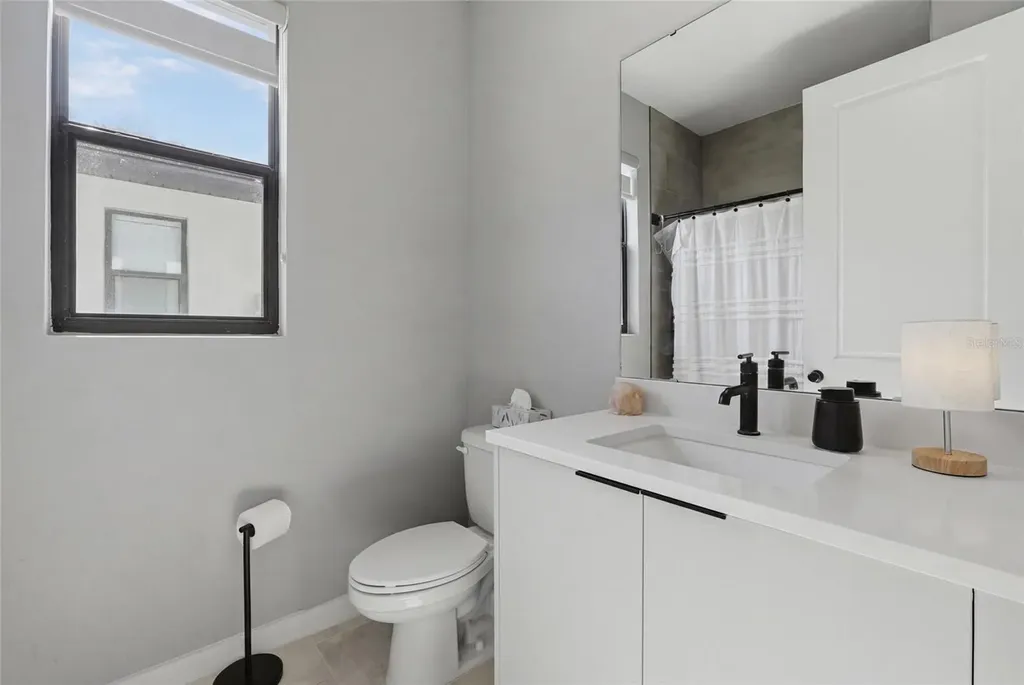 2015 E Kaley Avenue Orlando FL 32806