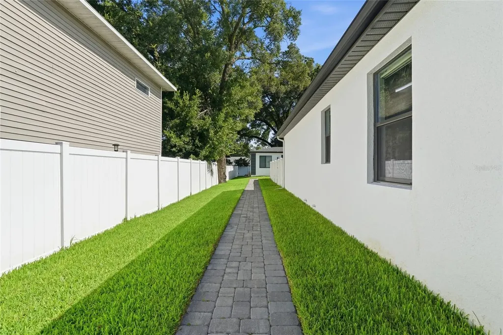 2015 E Kaley Avenue Orlando FL 32806
