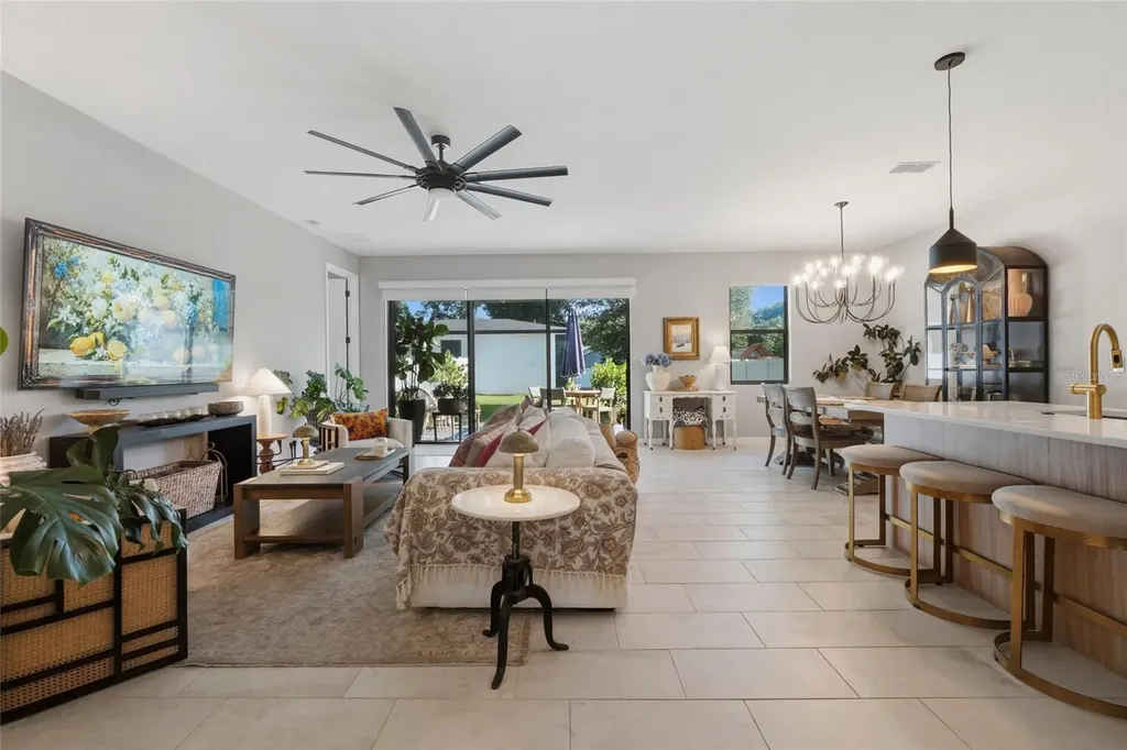 2015 E Kaley Avenue Orlando FL 32806