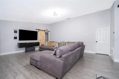 7118 Caloosa Court Orlando FL 32819