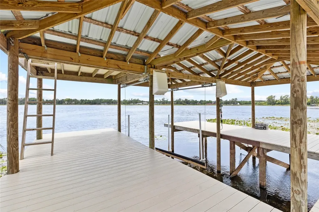 18200 Cypress Cove Lane Lutz FL 33549