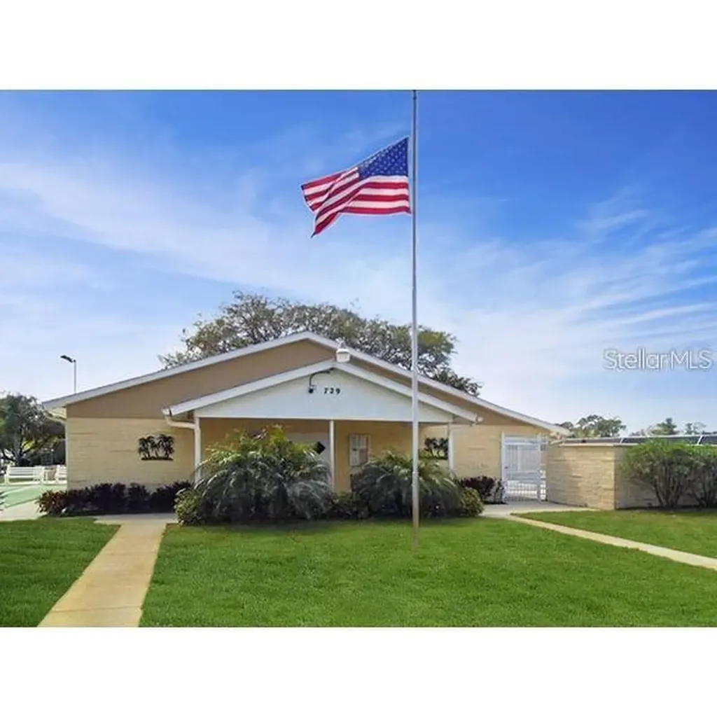 180 Sky Loch Drive W Dunedin FL 34698