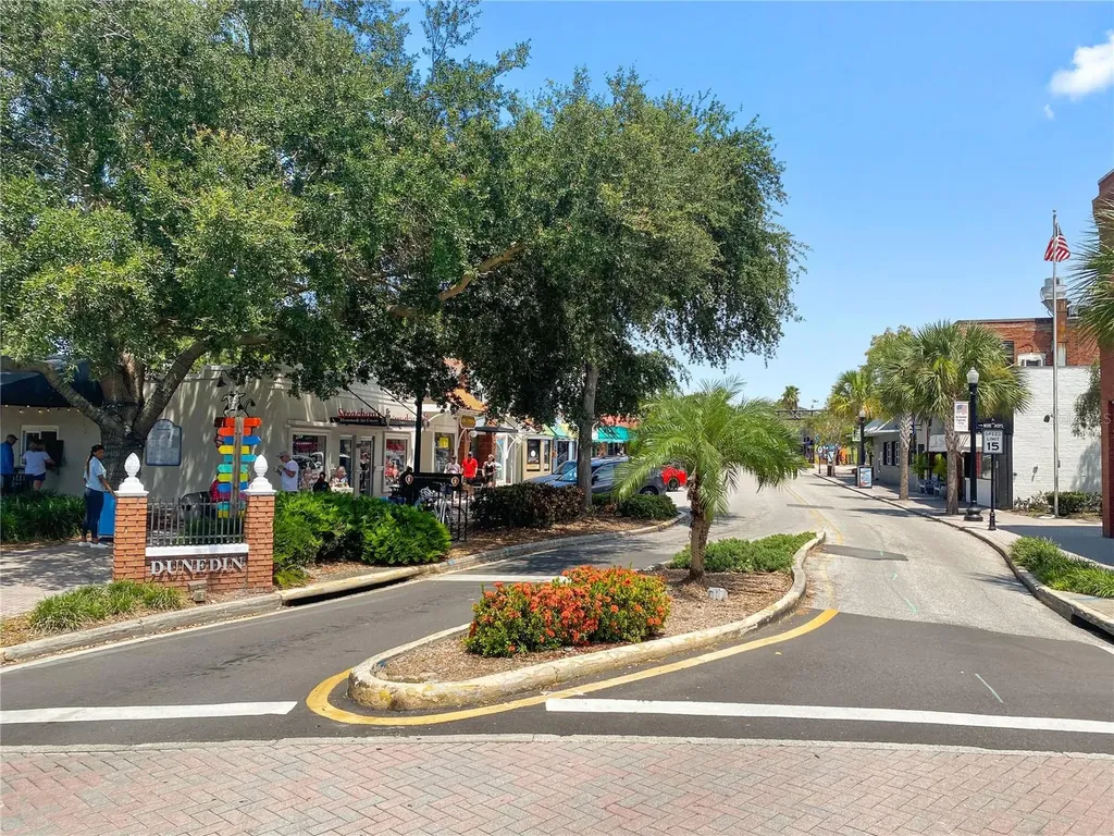 180 Sky Loch Drive W Dunedin FL 34698