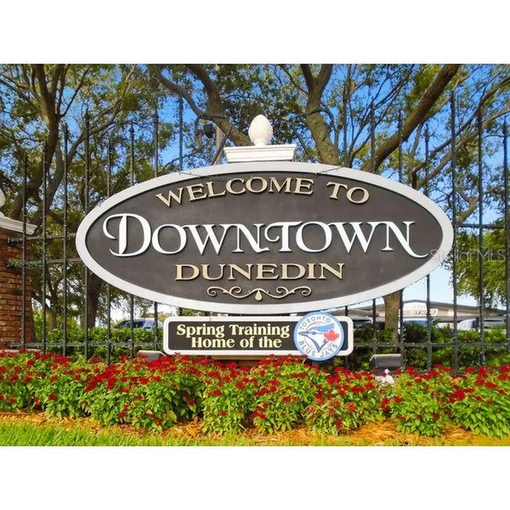 180 Sky Loch Drive W Dunedin FL 34698