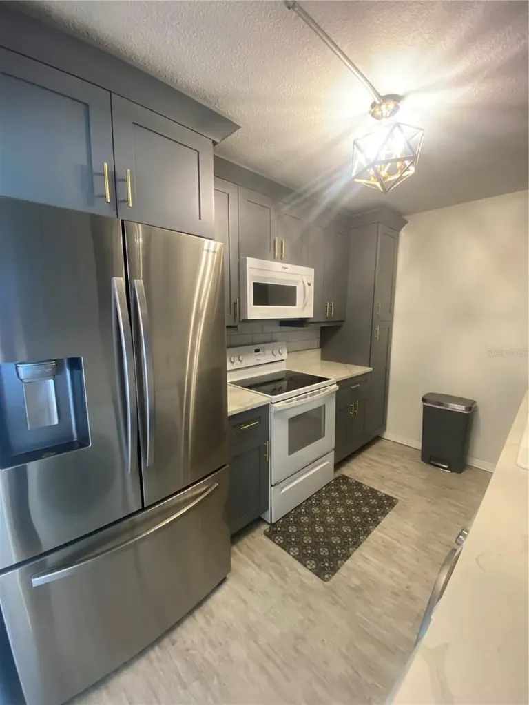 3211 W Swann Avenue Tampa FL 33609