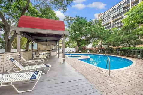 3211 W Swann Avenue Tampa FL 33609