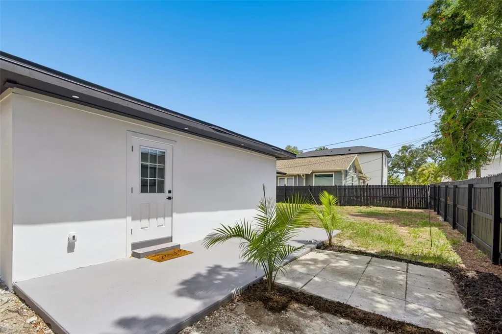 1530 49th Street N St Petersburg FL 33710