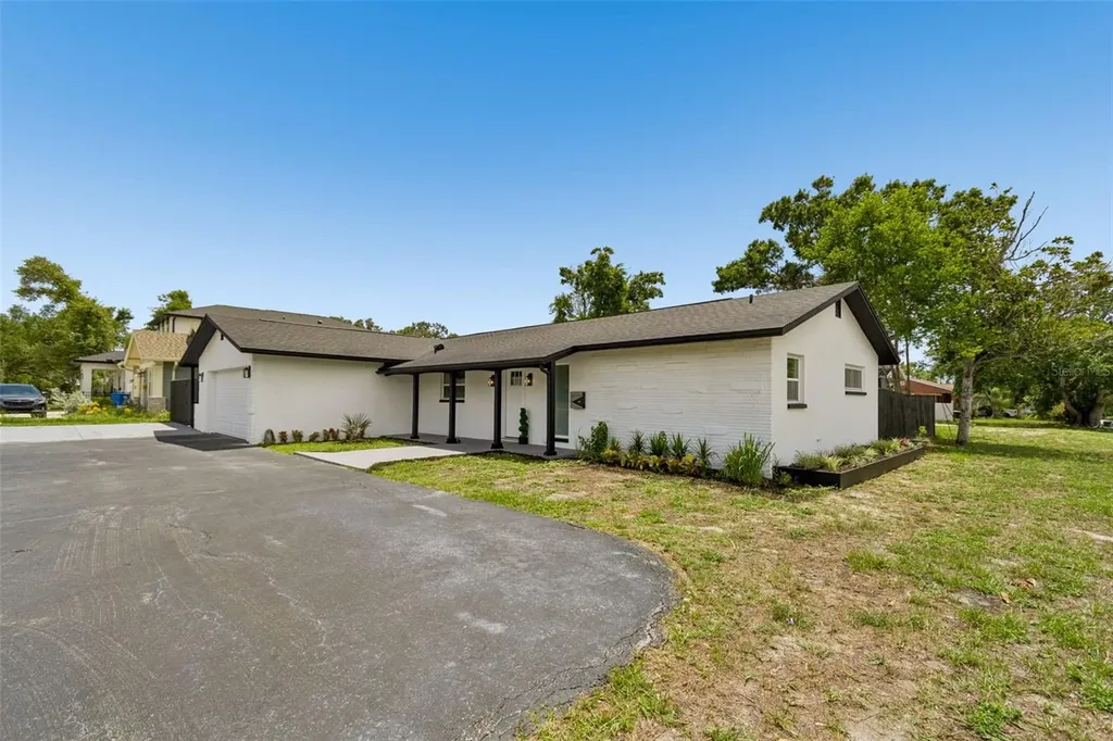 1530 49th Street N St Petersburg FL 33710