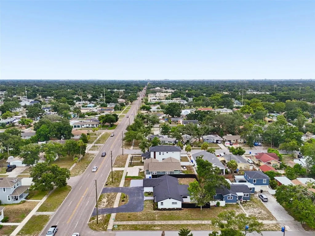 1530 49th Street N St Petersburg FL 33710