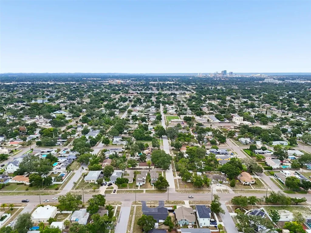 1530 49th Street N St Petersburg FL 33710