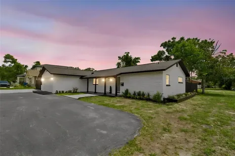 1530 49th Street N St Petersburg FL 33710