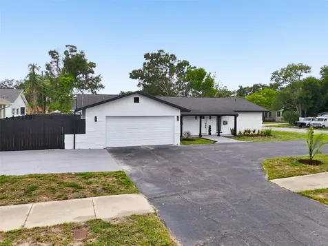 1530 49th Street N St Petersburg FL 33710