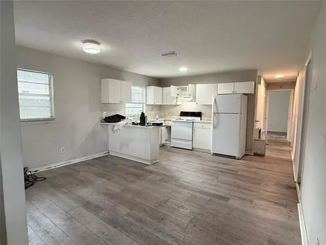10406 N Central Avenue Tampa FL 33612