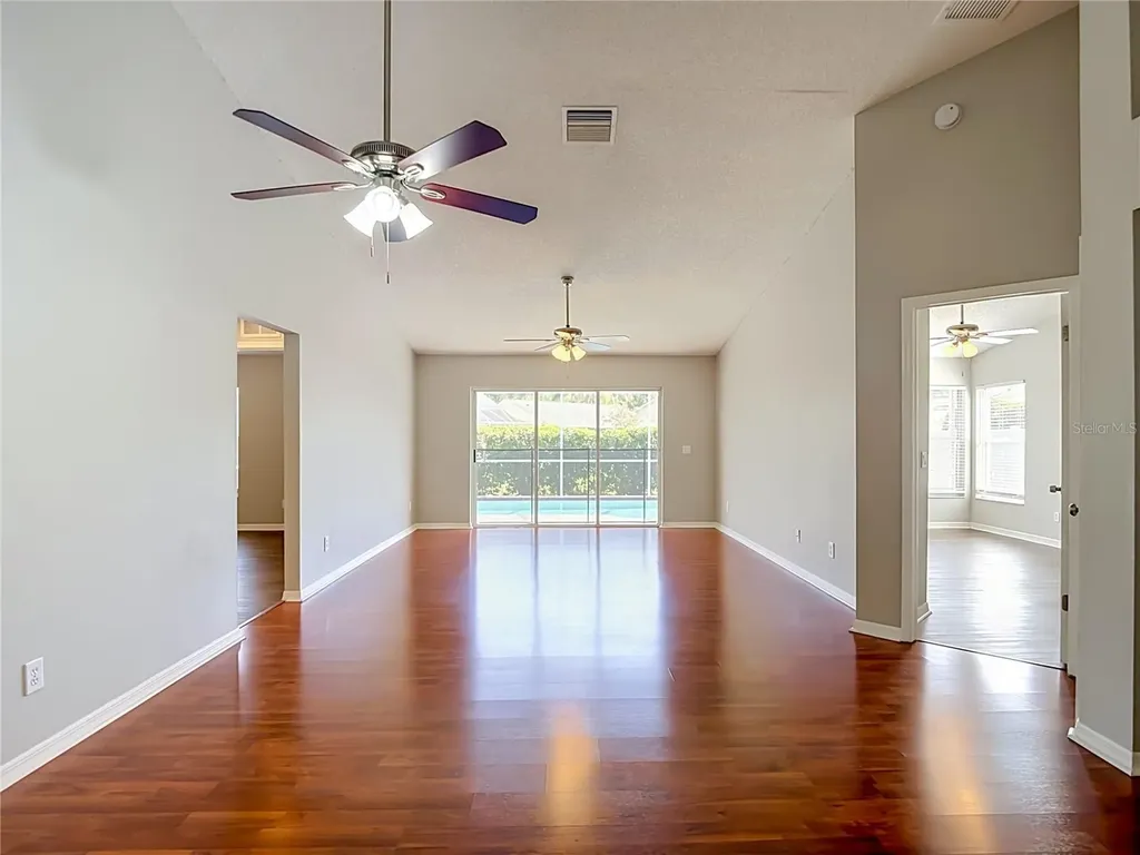 9718 Pleasant Run Way Tampa FL 33647