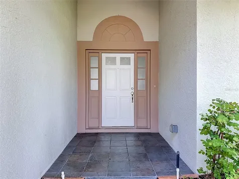 9718 Pleasant Run Way Tampa FL 33647
