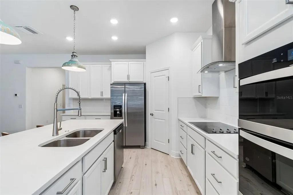 283 Sand Crane Way Tarpon Springs FL 34689