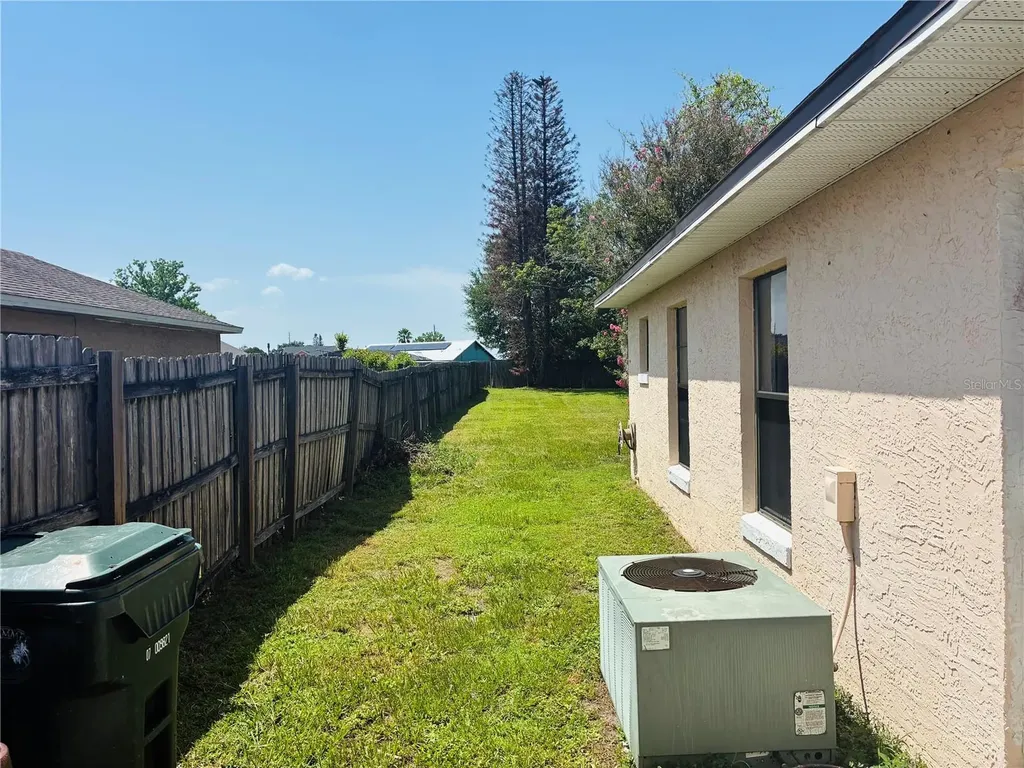 2704 Kendall Avenue Kissimmee FL 34744