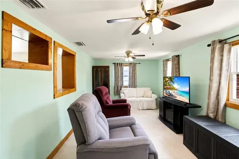 703 W Palmetto Street Avon Park FL 33825