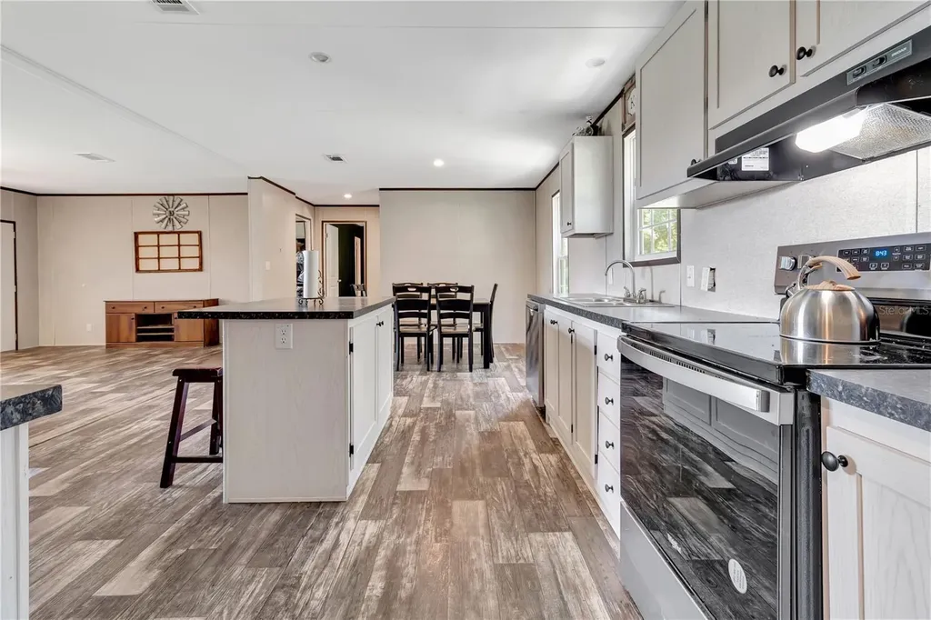 16280 SE 172nd Place Weirsdale FL 32195