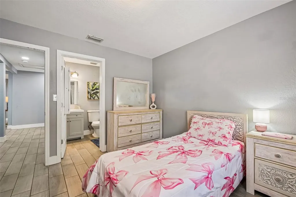 5021 20th Street Ct E Bradenton FL 34203