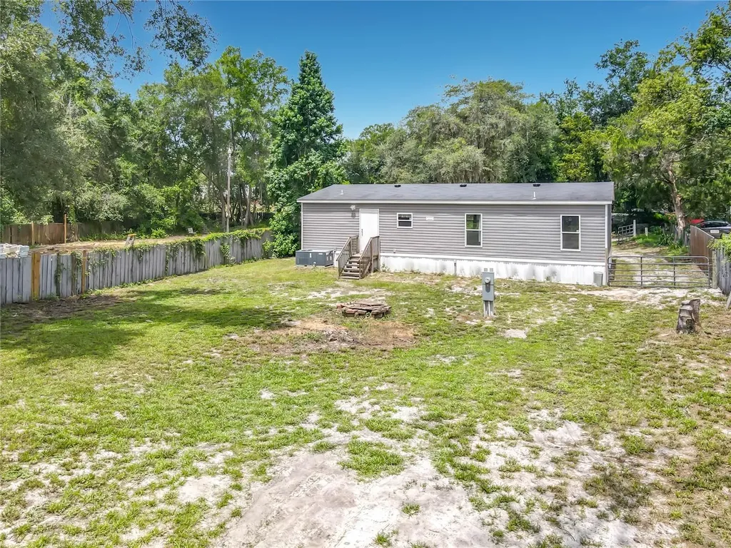 40628 Palm Drive Eustis FL 32736