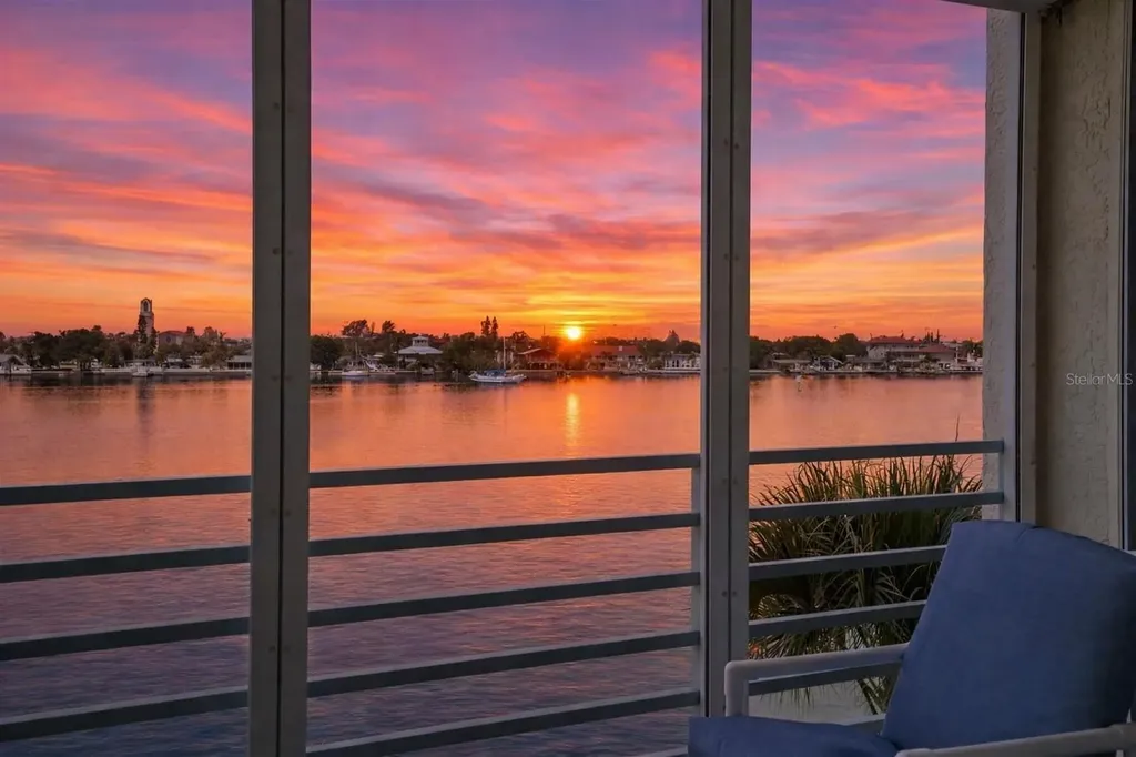 7984 Sailboat Key Boulevard S St Petersburg FL 33707