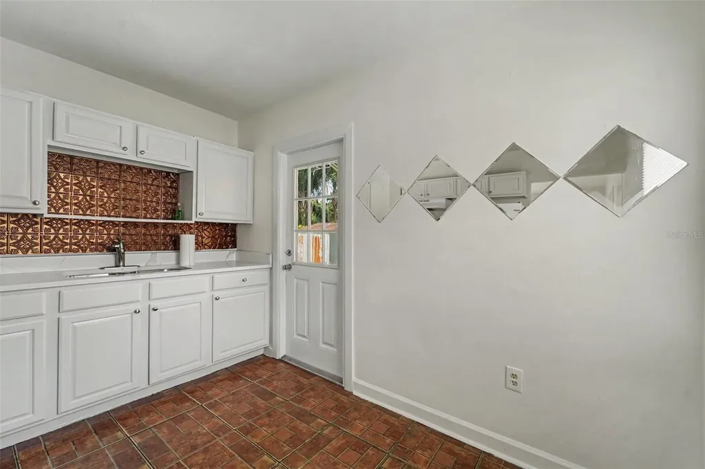 9310 N Highland Avenue Tampa FL 33612