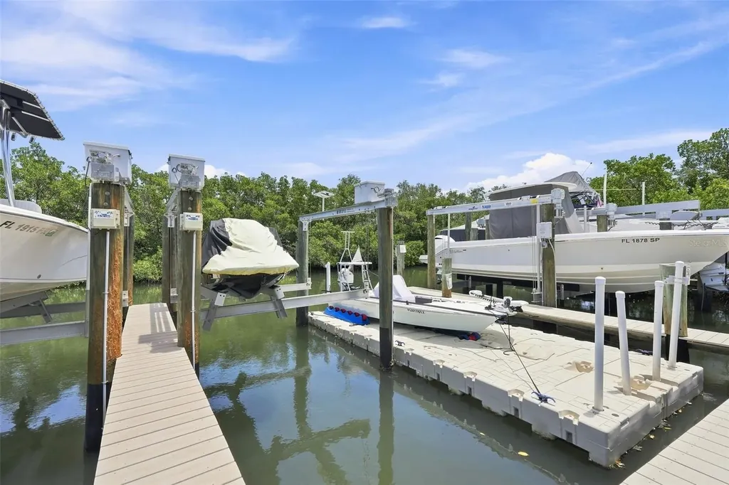 1375 Pinellas Bayway S Tierra Verde FL 33715
