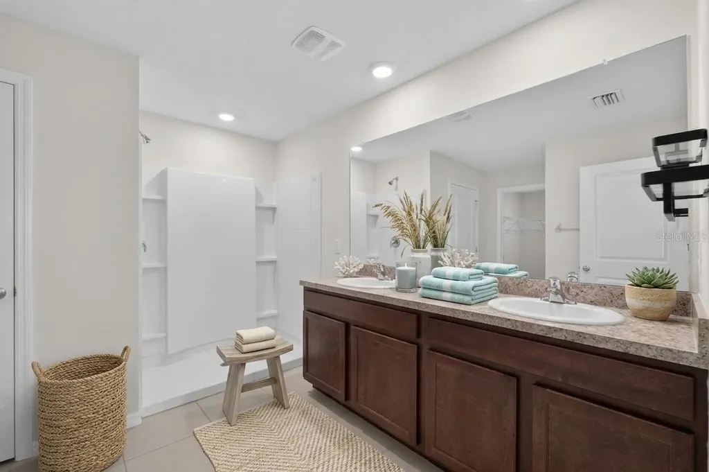 1102 Coastal Hammock Avenue Ruskin FL 33570