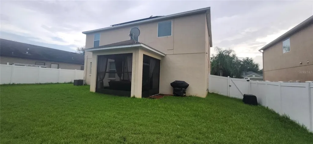1424 Main Street Valrico FL 33594