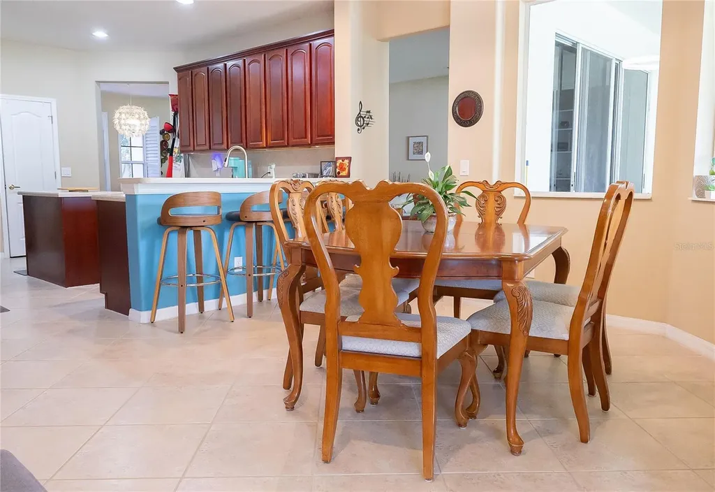 307 Carriage Oak Place Seffner FL 33584
