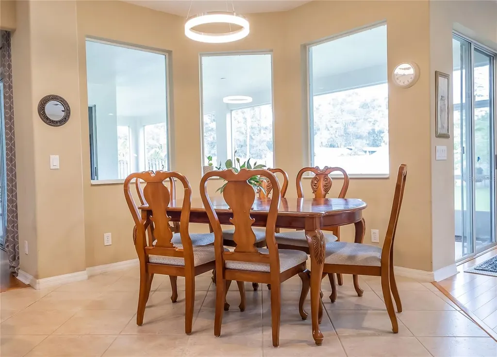 307 Carriage Oak Place Seffner FL 33584
