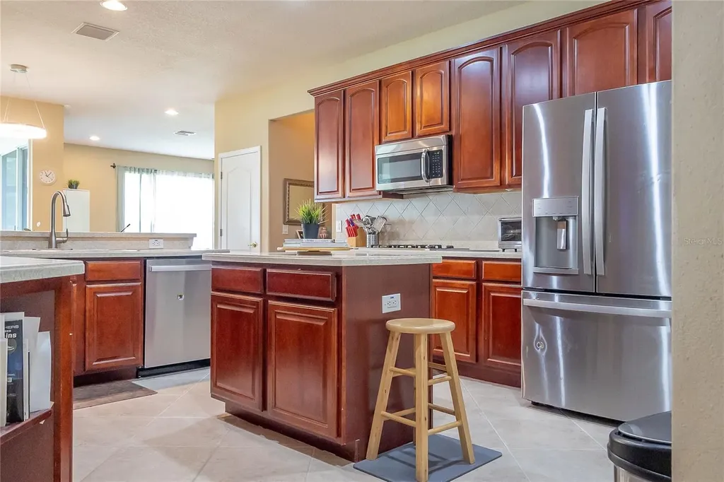 307 Carriage Oak Place Seffner FL 33584