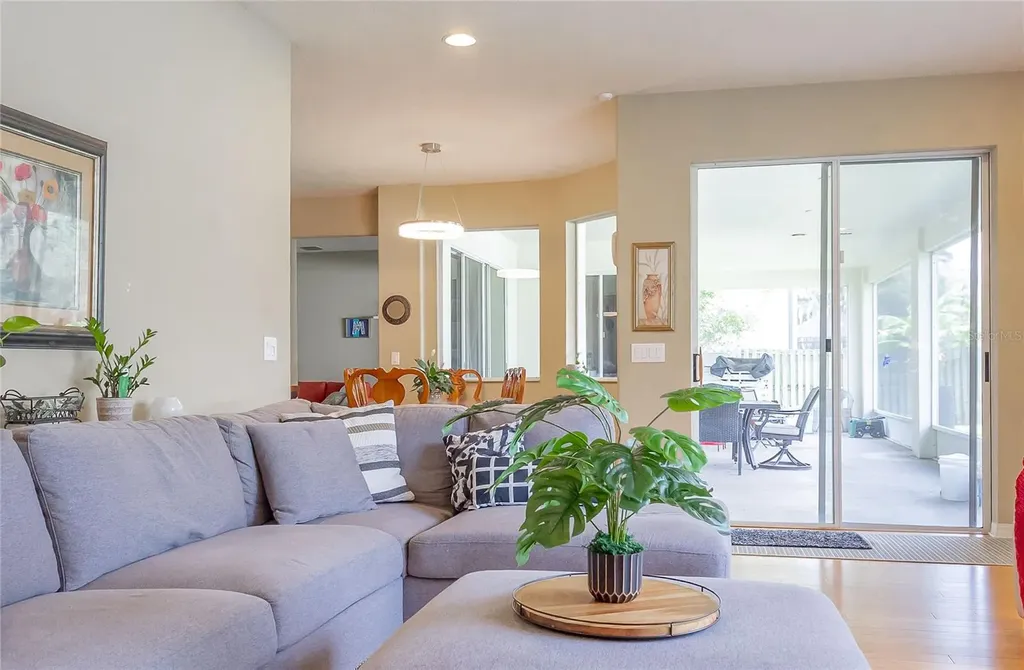 307 Carriage Oak Place Seffner FL 33584