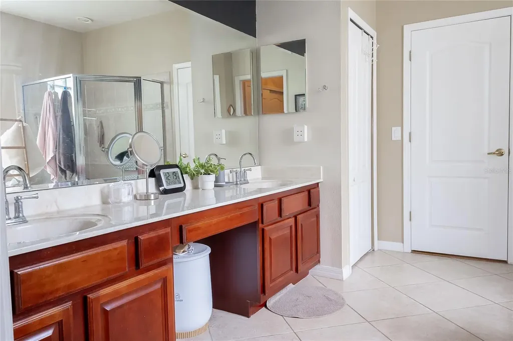 307 Carriage Oak Place Seffner FL 33584