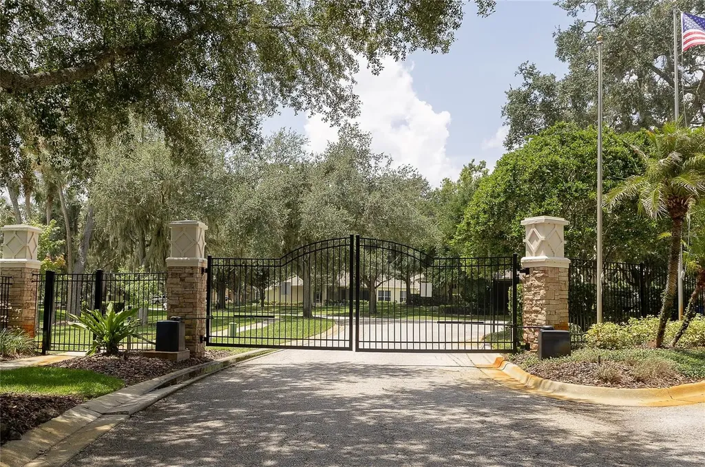 307 Carriage Oak Place Seffner FL 33584