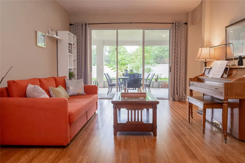 307 Carriage Oak Place Seffner FL 33584