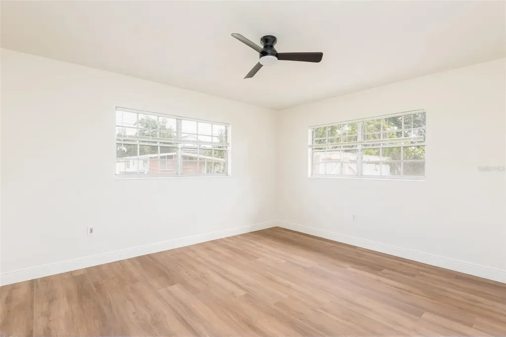 2421 Linsey Street Tampa FL 33605