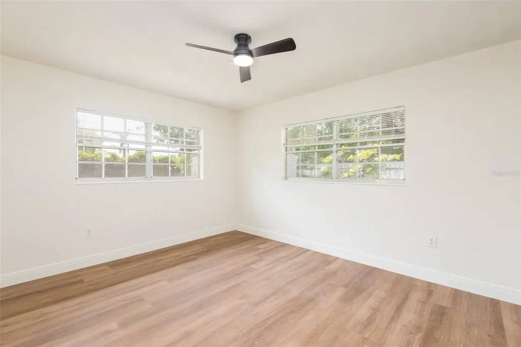 2421 Linsey Street Tampa FL 33605