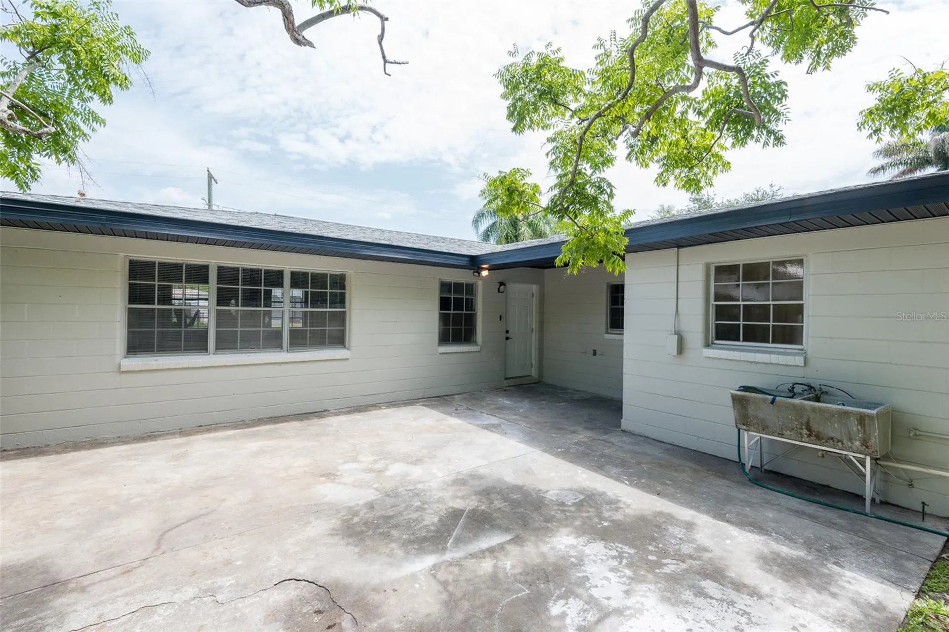 2421 Linsey Street Tampa FL 33605